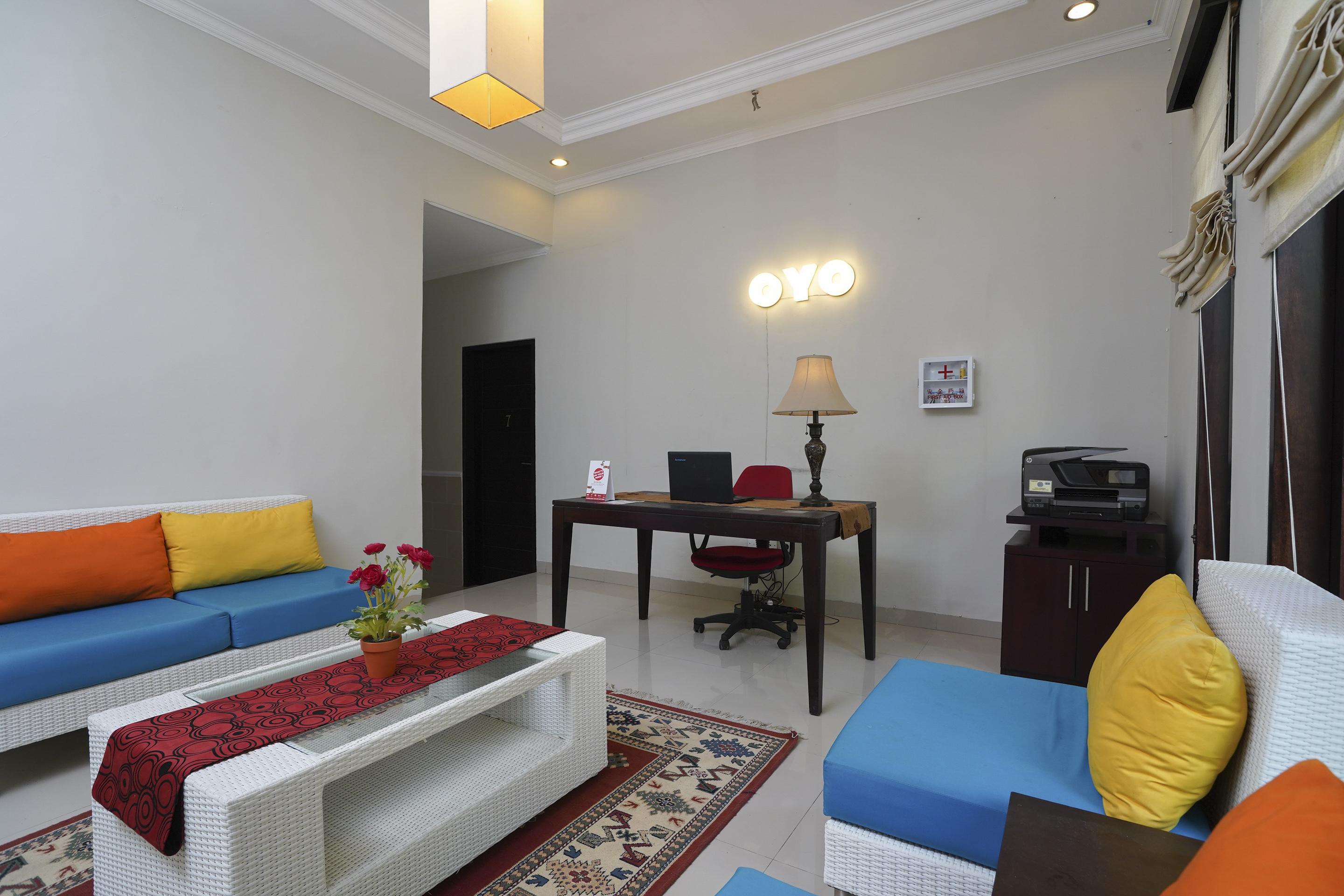 Oyo 2321 Griya Shanti Homestay Ketewel Ngoại thất bức ảnh